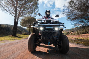 CFMOTO_CFORCE-C4_Outdoor_13_a.jpg