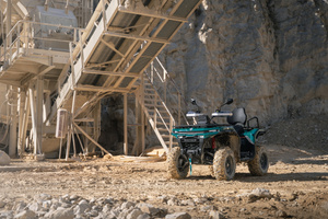 CFMOTO_CFORCE-C4_Outdoor_3.jpg